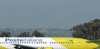 Mistral Air in crisi vuole licenziare la metà dei suoi piloti Un aereo Mistral Air Poste Italiane