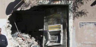 LA SICILIA, Valverde – Nuovo colpo della banda dell’escavatore: preso postamat con 80mila euro Nuovo colpo della banda dell'escavatore: assalto al postamat di Valverde