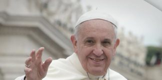 Poste italiane. Papa Francesco ai dipendenti: agli sportelli con un sorriso Papa Francesco parla di Poste Italiane